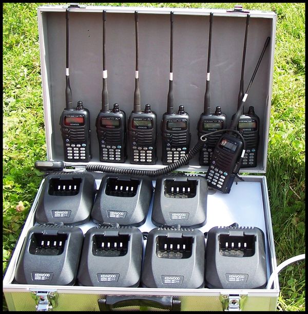 Le matériel de radio transmission utilisé entre les différentes équipes sur le terrain